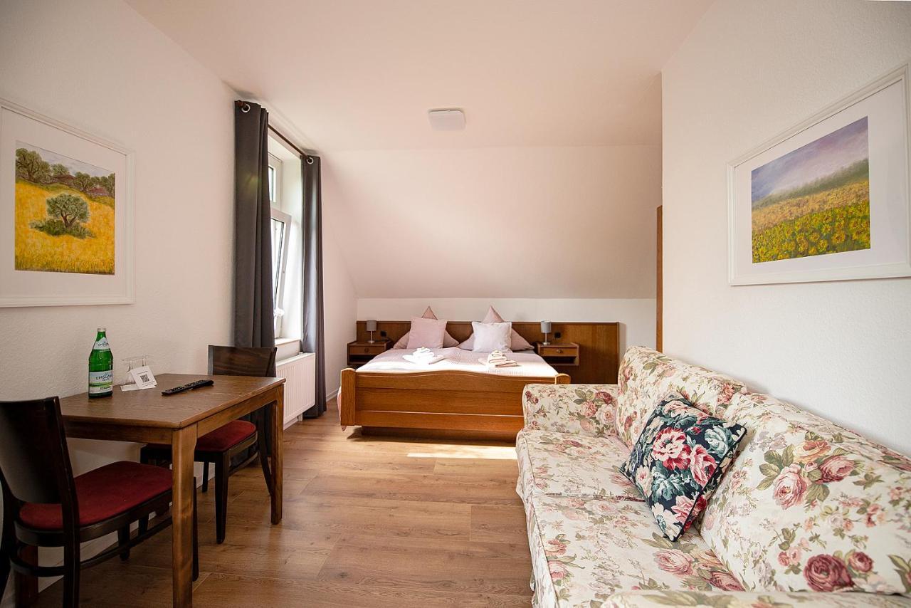 Rehlinger Hof Hotell Rehlingen Exteriör bild