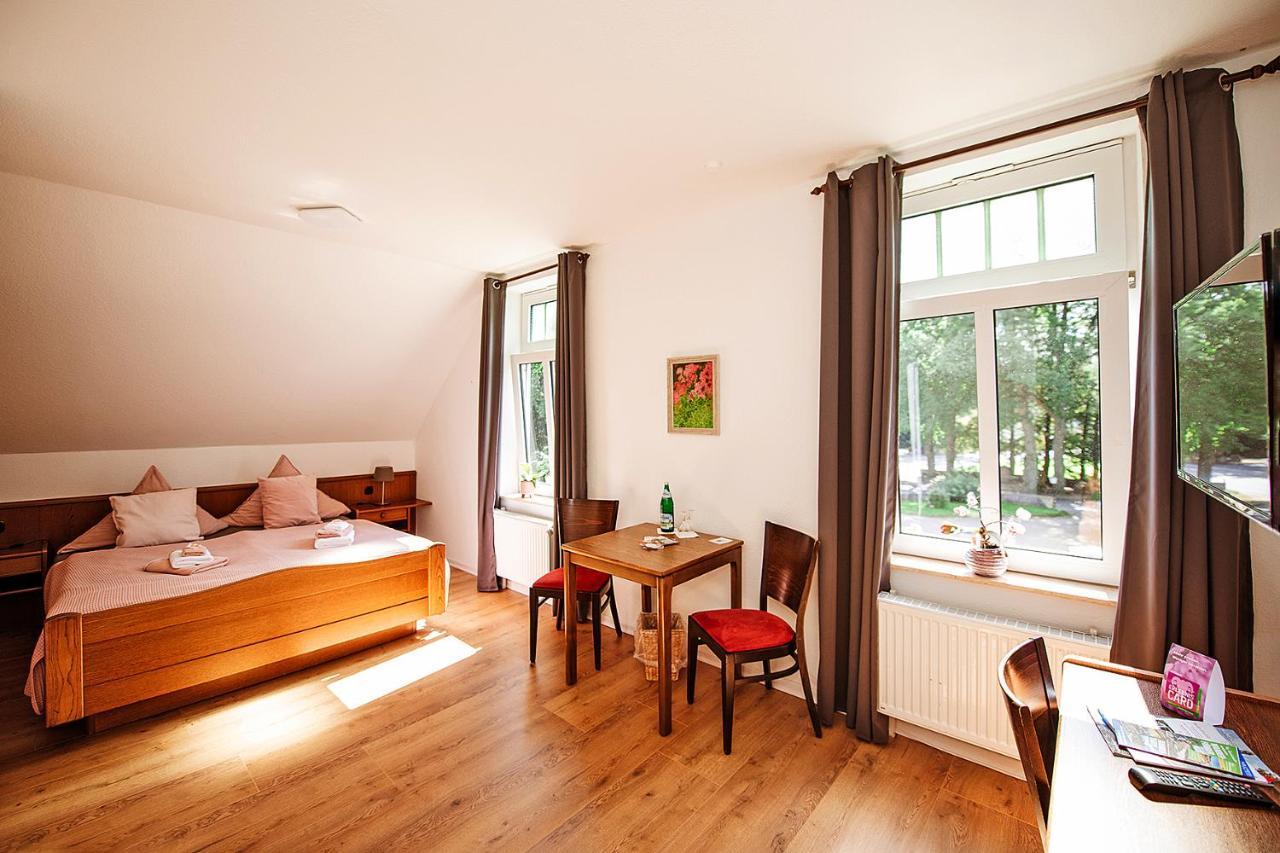 Rehlinger Hof Hotell Rehlingen Exteriör bild